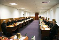 ПОСТАНОВИ         П’ятдесят дев’ятої сесії Синоду Єпископів  Києво-Галицького Верховного Архиєпископства УГКЦ,  25 лютого 2013 року Божого, Львів-Брюховичі  Для належного проведення Року віри та відзначення 1025-річчя Хрещення Русі-України:    I. А. В єпархіях (екзархатах) Києво-Галицького Верховного Архиєпископства УГКЦ створити оргкомітети з проведення Року віри та відзначення 1025-річчя Хрещення Русі-України.    Б. Рекомендувати єпархіальним єпископам  Києво-Галицького Верховного Архиєпископства затвердити план заходів із відзначення Року віри та 1025-річчя Хрещення Русі-України на єпархіальному (екзархальному) рівні.    II. У контексті проведення Року дияконії, як третього року підготовки до відзначення 1025-річчя Хрещення Русі-України:    А. Створити оргкомітет з відзначення Року дияконії в УГКЦ у такому складі:    1) владика Микола (Сімкайло), голова оргкомітету;  2) протоієрей Ігор Козанкевич;  3) протоієрей Андрій Нагірняк;  4) протоієрей Петро Рак;  5) ієрей Костянтин Пантелей;  6) ієрей Ігор Шабан;  7) диякон Михайло Мельник;  8) пан Андрій Васькович;  9) панна Тетяна Ставнича;  10) панна Крістіна Анґлє д’Ауряк;    та доручити йому опрацювати і подати на розгляд наступній сесії Синоду Єпископів Києво-Галицького Верховного Архиєпископства Української Греко-Католицької Церкви план заходів з відзначення Року дияконії.    Б. Рекомендувати єпархіальним єпископам Києво-Галицького Верховного Архиєпископства УГКЦ призначити директорів єпархіальних (екзархальних) організацій «Карітас» відповідальними за проведення Року дияконії в єпархії (екзархаті).    В. Визначити М’ясопусну неділю як «День соціального служіння (дияконії)» в УГКЦ та проводити щороку в цю неділю збір пожертв на діяльність єпархіальних (екзархальних) організацій «Карітас».  Створити на базі Центру допомоги для постраждалих від сект та псевдорелігійних рухів «Якір» Бюро Києво-Галицького Верховного Архиєпископства УГКЦ для захисту вірних від загроз із боку  псевдорелігійних рухів і сект.  Затвердити на трирічний випробувальний термін документ «Норми служіння Божественної Літургії».  Затвердити на трирічний випробувальний термін Інструкцію з діловодства в Києво-Галицькому Верховному Архиєпископстві УГКЦ.  Затвердити текст Звернення Синоду Єпископів Києво-Галицького Верховного Архиєпископства Української Греко-Католицької Церкви з приводу 70-х роковин Волинської трагедії.  Шістдесяту сесію Синоду Єпископів Києво-Галицького Верховного Архиєпископства Української Греко-Католицької Церкви провести в травні 2013 року Божого.         Ці  постанови набирають чинності 11 березня 2013 року Божого     Голова Синоду Єпископів  Києво-Галицького Верховного Архиєпископства  Української Греко-Католицької Церкви    + Святослав